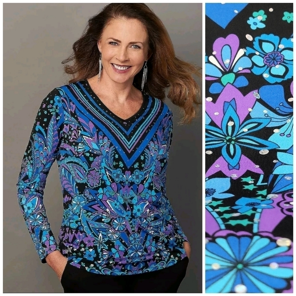 BOB Mackie Blue Floral Knit V-Neck Pullover Top Size Small NWT